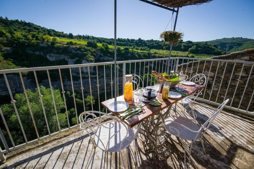 Le Brianyourhosthelper Lägenhet Minerve Exteriör bild